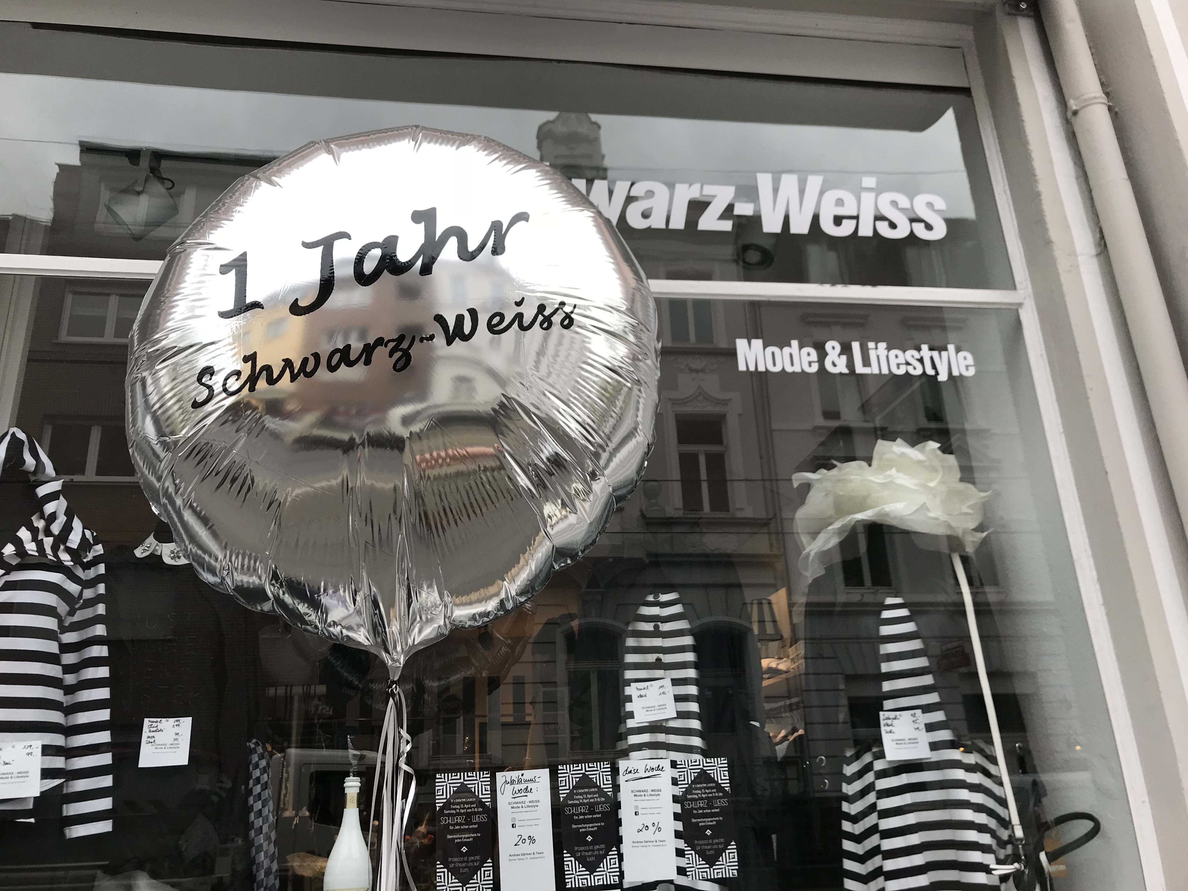 1 Jahr Schwarz-Weiss – südstadtleben gratuliert